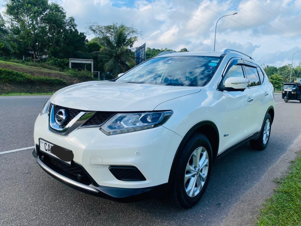Nissan X-Trail SUV available for hire in Sri Lanka